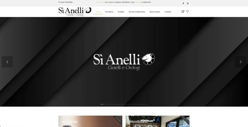 La home del sito Sì Anelli su computer: il marchio con il cavallo e il ferro di cavallo, il menu, e il marchio in bianco su fondo nero a pieghe diagonali; sotto, i riquadri Longines e Montblanc