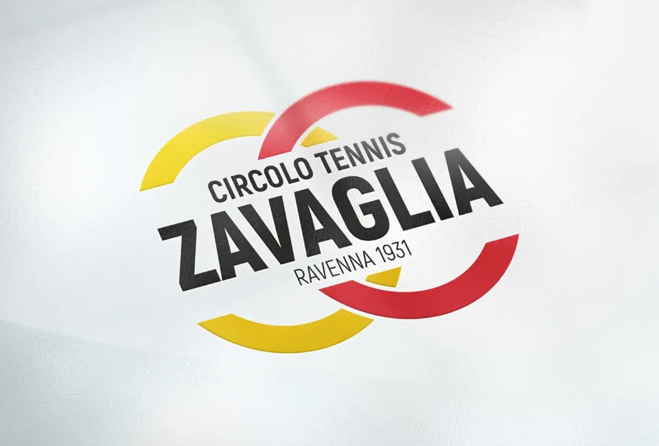 Il marchio Circolo Tennis Zavaglia su un tessuto bianco