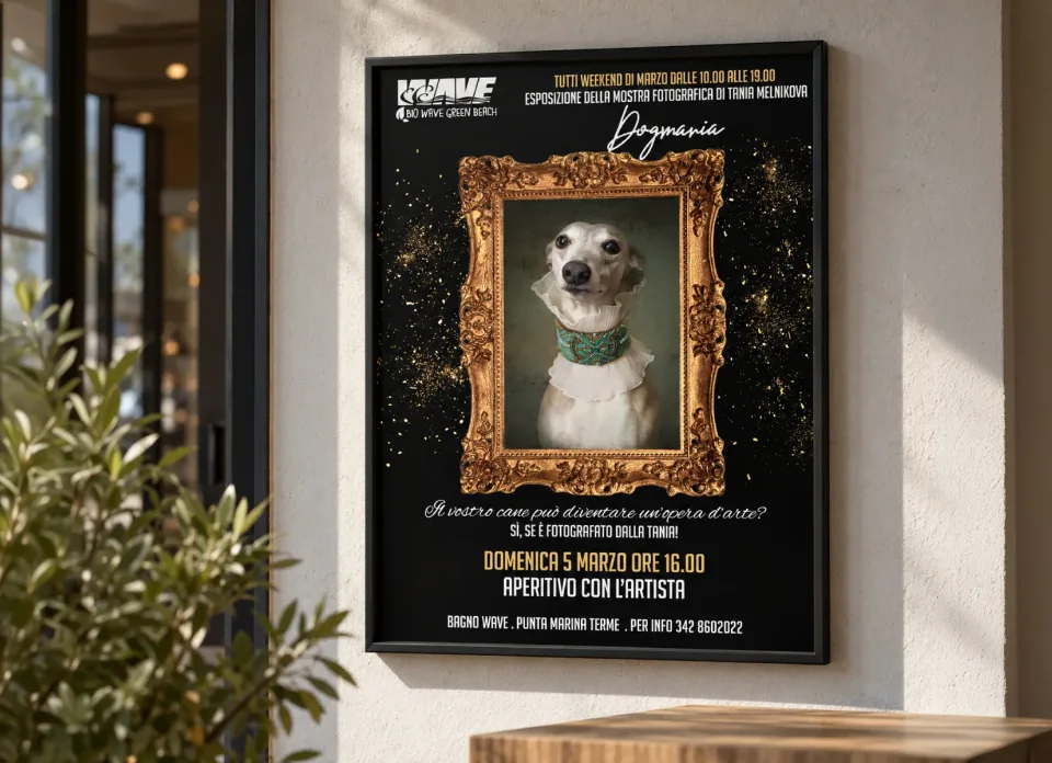 Poster della mostra fotografica Dogmania: un levriero in una cornice dorata su fondo nero