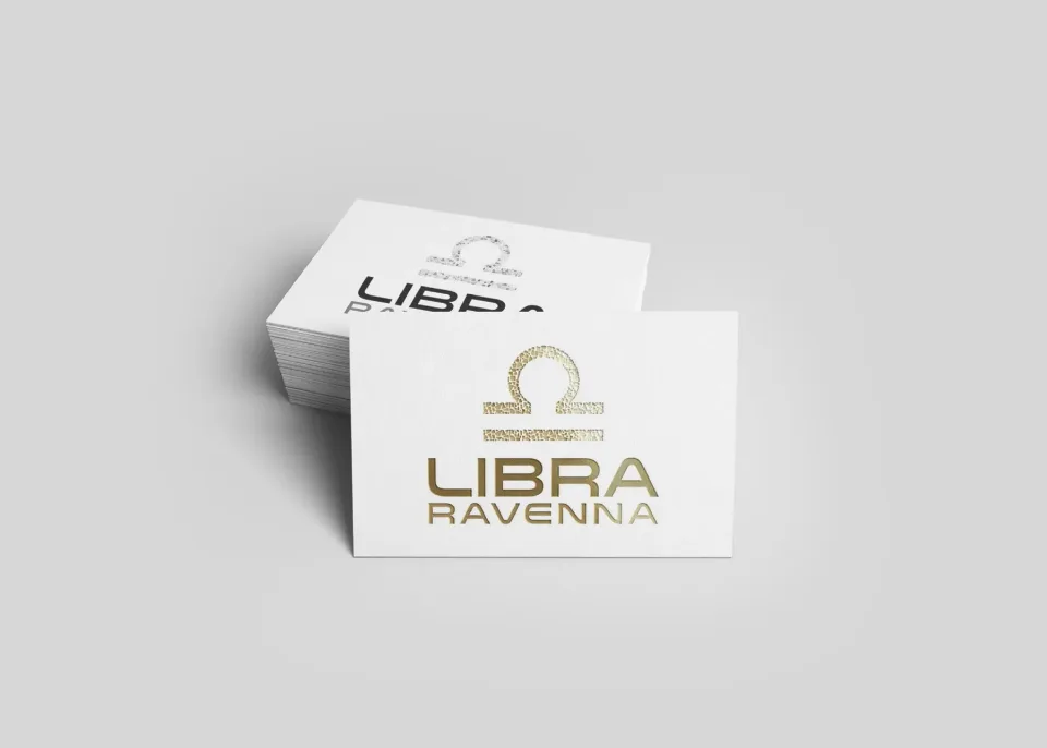Biglietti da visita Libra Ravenna con il marchio in oro e in grigio