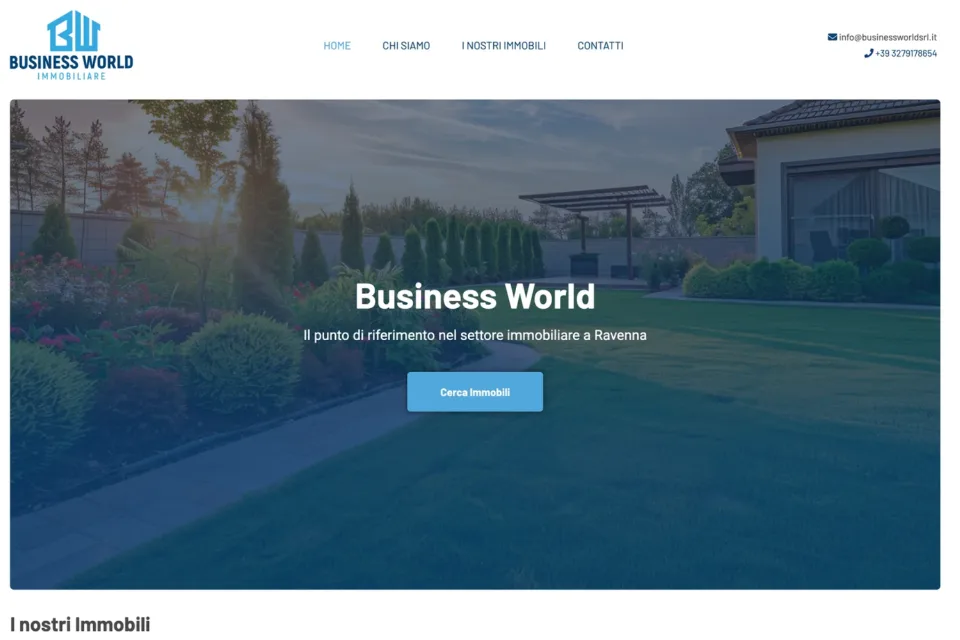 La home del sito Business World su computer: il giardino di una villa, il titolo Il punto di riferimento nel settore immobiliare a Ravenna e il pulsante Cerca immobili